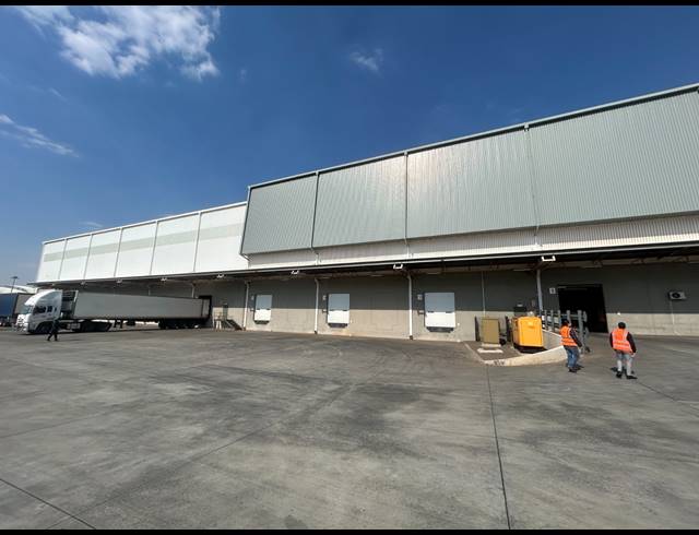 22,000M² WAREHOUSE TO LET IN GLEN MARAIS